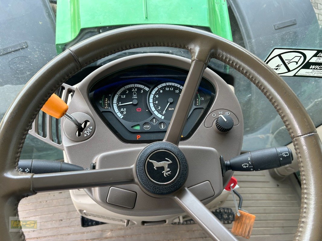 Traktor des Typs John Deere TRAKTOR 6215R, Neumaschine in Grabow (Bild 16)