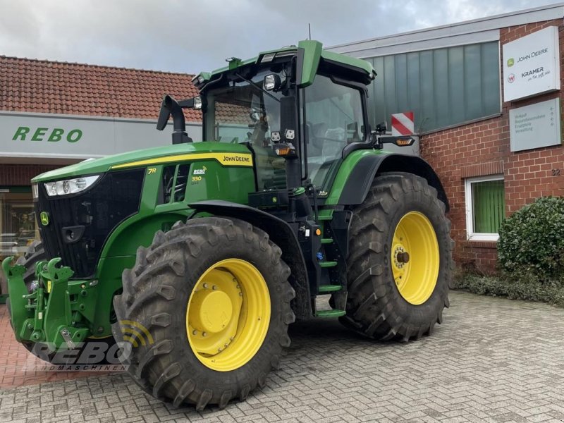 Traktor of the type John Deere TRAKTOR 7R330, Neumaschine in Neuenkirchen-Vörden (Picture 1)