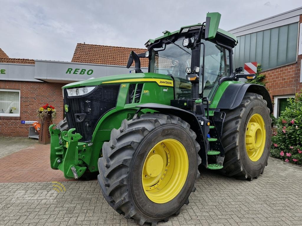Traktor του τύπου John Deere TRAKTOR 7R330, Neumaschine σε Visbek/Rechterfeld (Φωτογραφία 1)