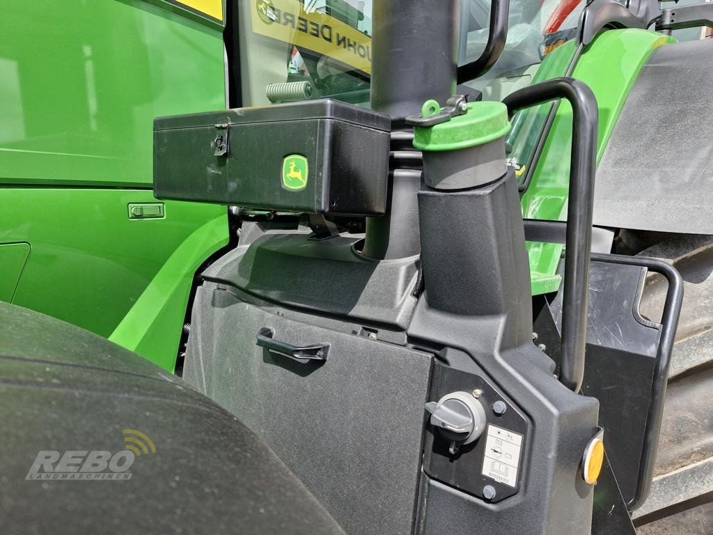 Traktor des Typs John Deere TRAKTOR 7R330, Neumaschine in Visbek/Rechterfeld (Bild 22)