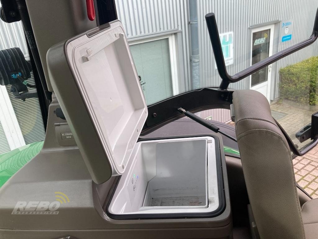 Traktor of the type John Deere TRAKTOR 7R330, Gebrauchtmaschine in Sörup (Picture 19)