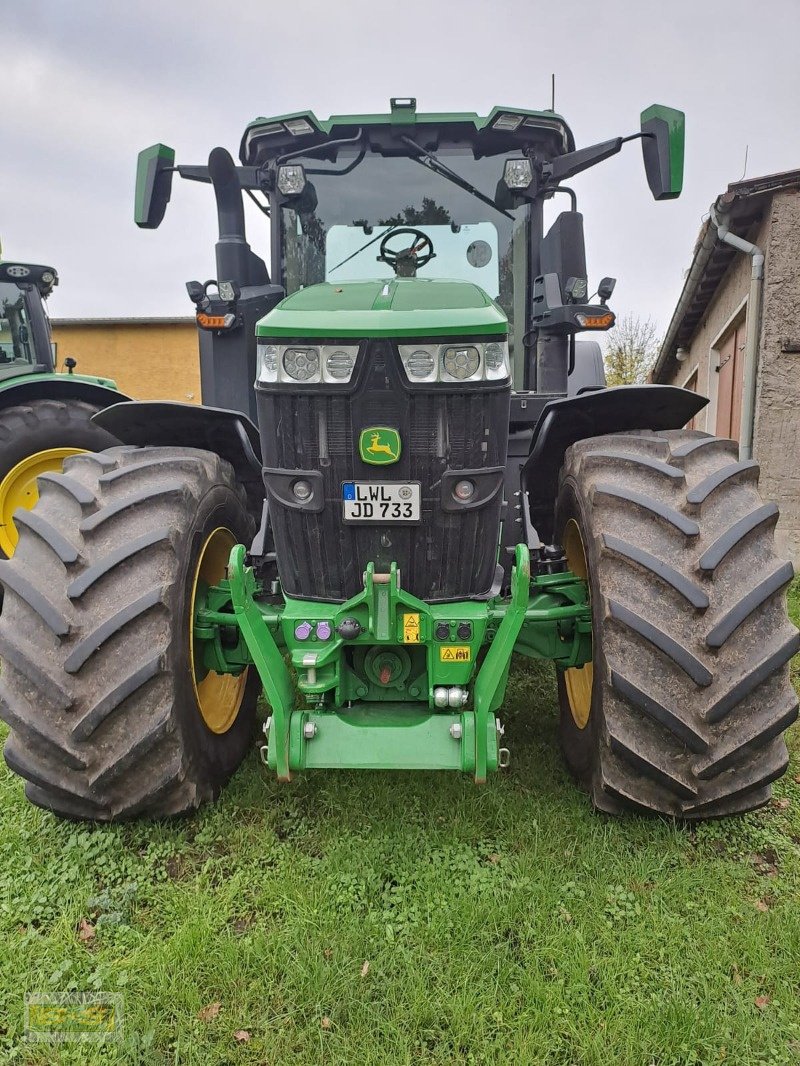 Traktor Türe ait John Deere TRAKTOR 7R330, Neumaschine içinde Neustadt Dosse (resim 2)