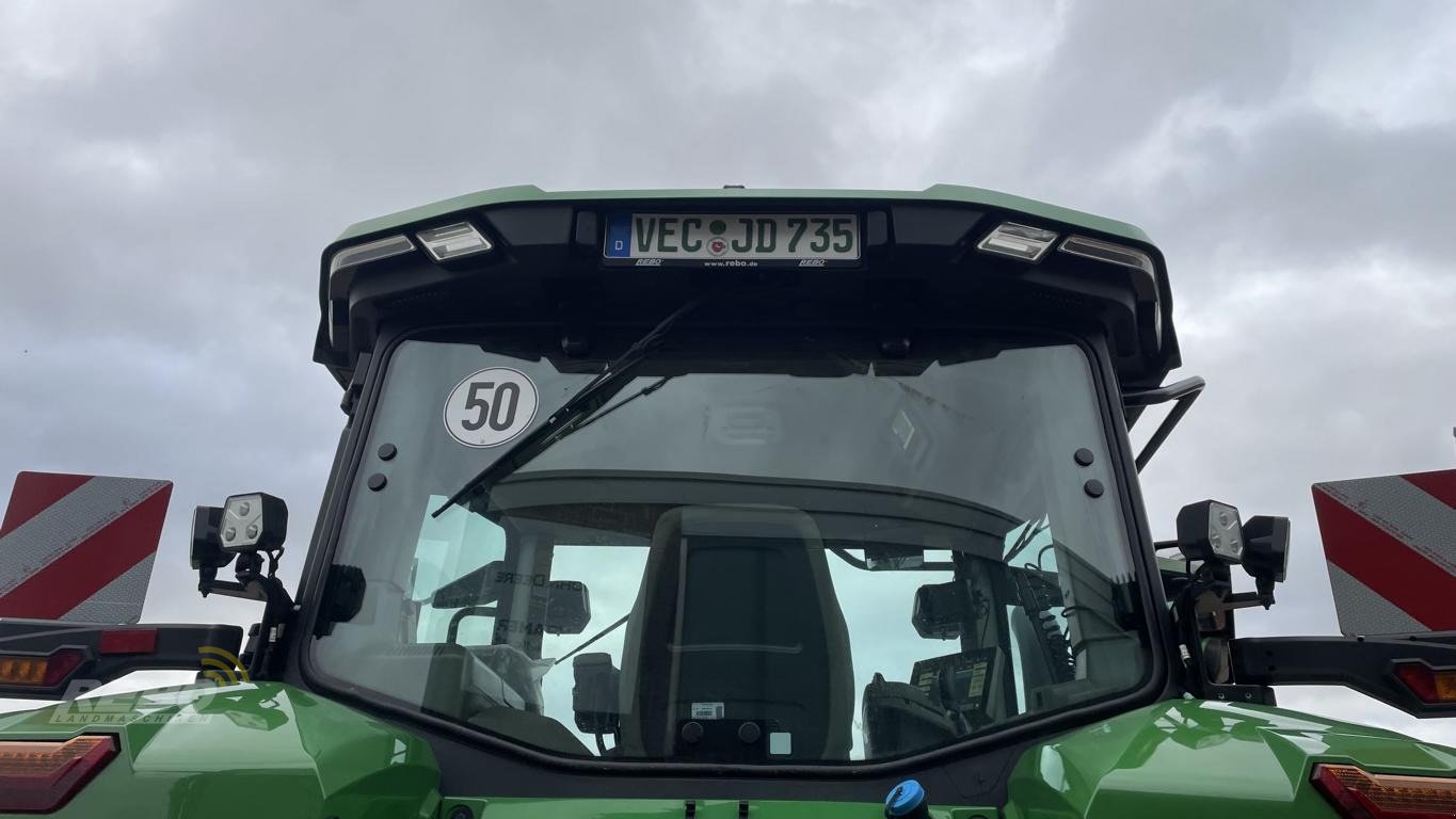 Traktor des Typs John Deere TRAKTOR 7R350, Neumaschine in Aurich (Bild 26)
