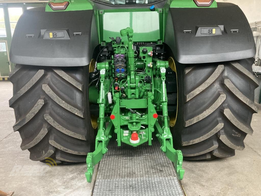 Traktor des Typs John Deere TRAKTOR 8R370, Neumaschine in Lütjenburg (Bild 5)
