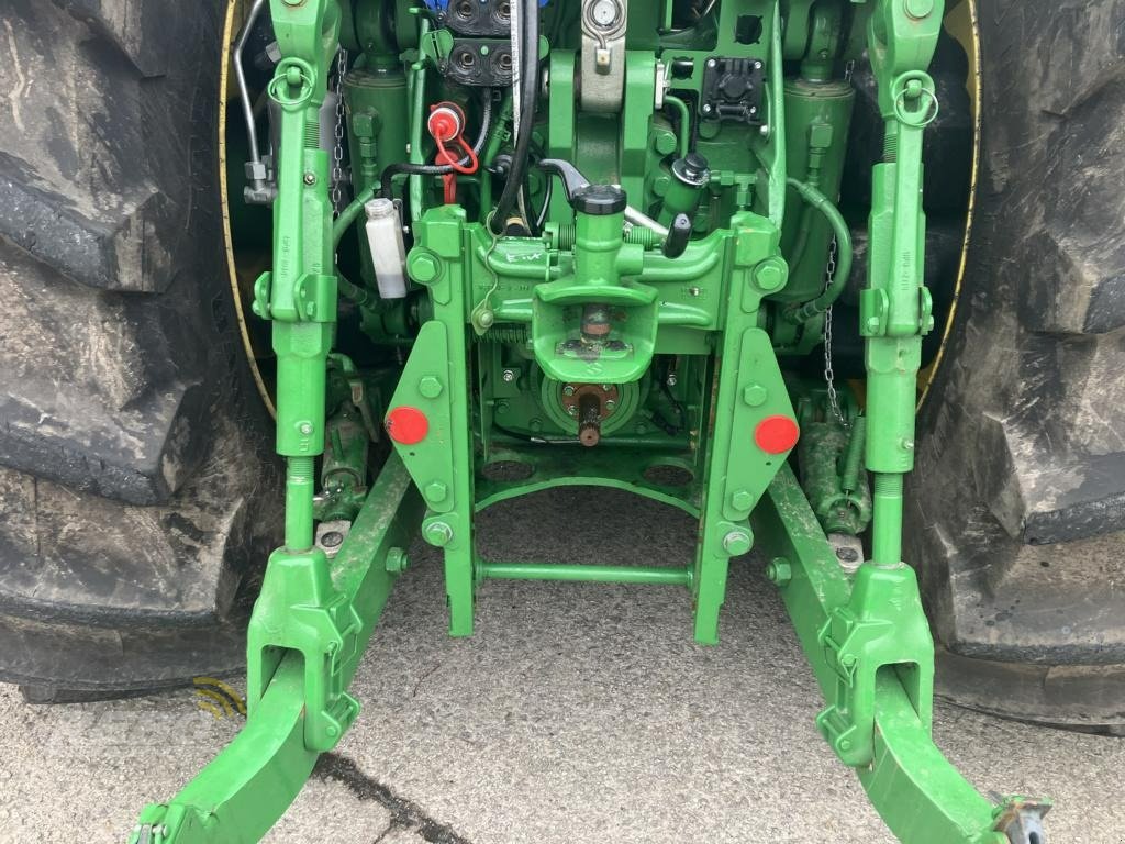 Traktor des Typs John Deere TRAKTOR 8R410, Neumaschine in Visbek/Rechterfeld (Bild 7)