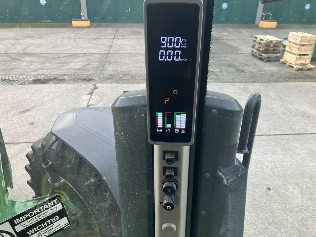 Traktor des Typs John Deere TRAKTOR 8R410, Neumaschine in Visbek/Rechterfeld (Bild 17)