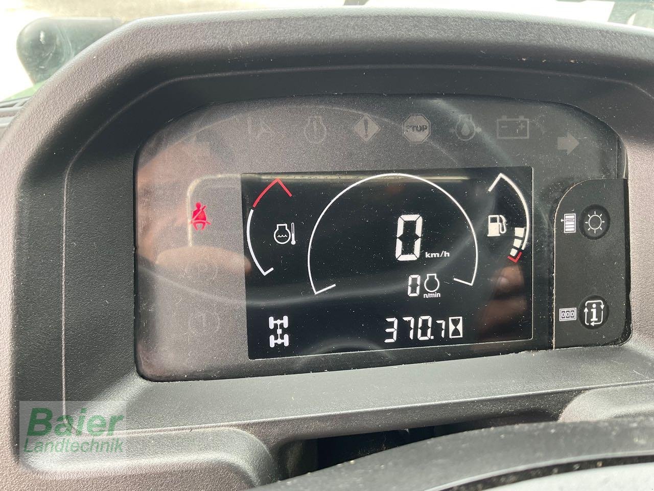 Traktor typu John Deere XUV 865 M mit Klimaanlage, Gebrauchtmaschine v OBERNDORF-HOCHMOESSINGEN (Obrázek 7)