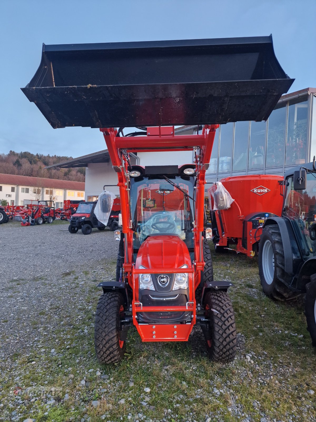Traktor des Typs Kioti CK 5030 CH, Neumaschine in Eberfing (Bild 2)