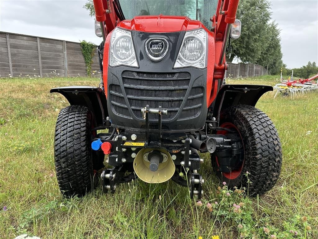 Traktor typu Kioti CK4030 som ny, med frontlæsser, frontlift og pto kun kørt 120 timer, Gebrauchtmaschine w Bylderup-Bov (Zdjęcie 4)