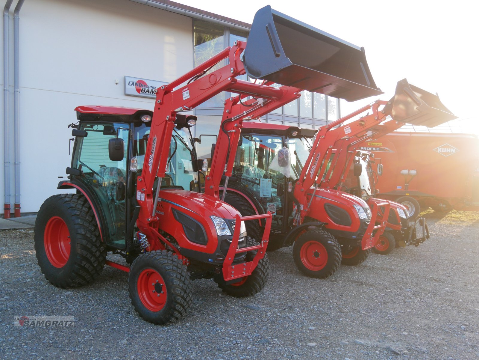 Traktor του τύπου Kioti CS CX CK DK RX HX K9 ZX 5 Jahre Garantie auf den Antriebsstrang Frontlader Kommunaltraktor Traktor UTV ZTR Nullwendekreismäher, Neumaschine σε Eberfing (Φωτογραφία 4)