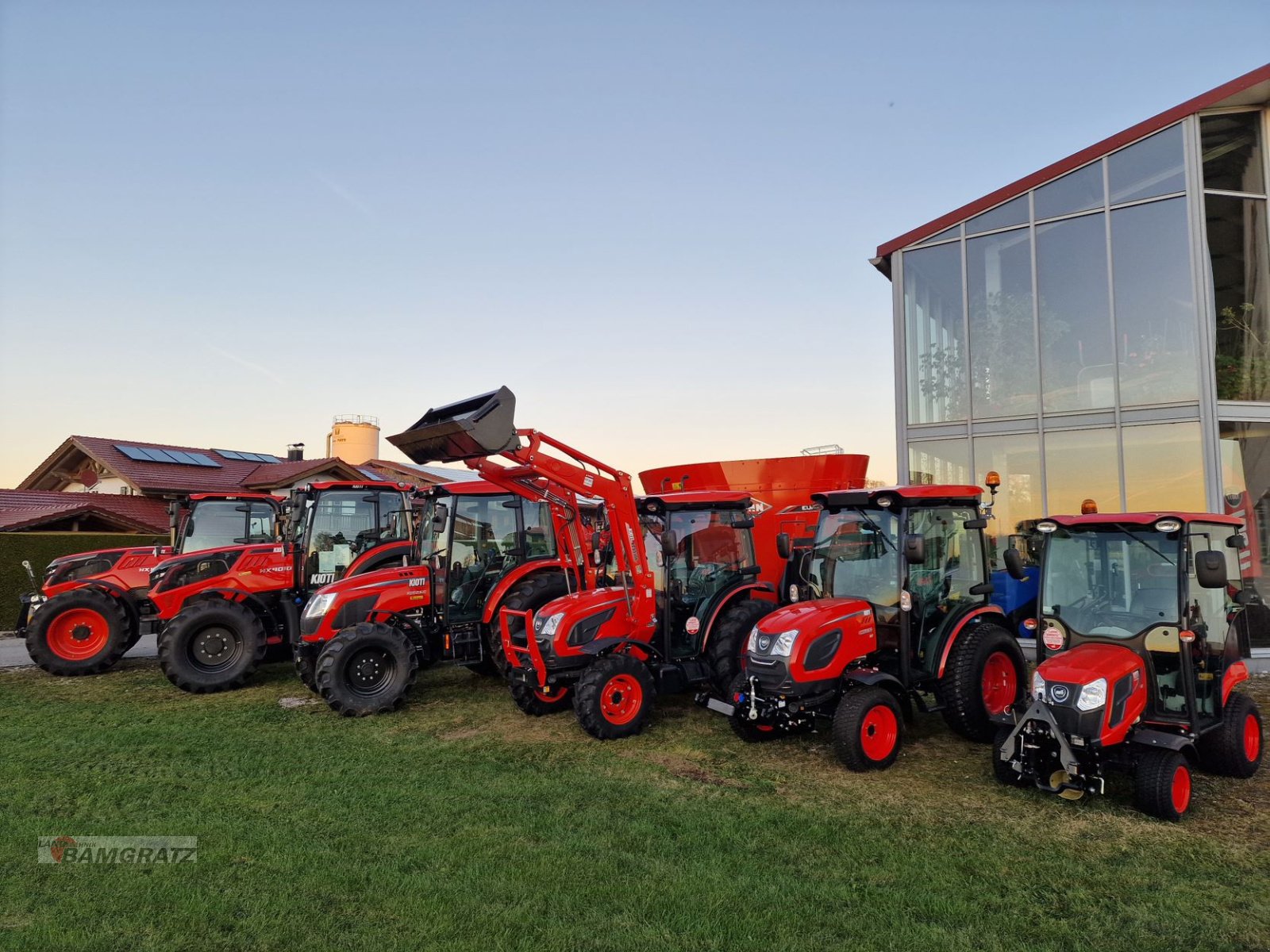 Traktor του τύπου Kioti CS CX CK DK RX HX K9 ZX 5 Jahre Garantie auf den Antriebsstrang Frontlader Kommunaltraktor Traktor UTV ZTR Nullwendekreismäher, Neumaschine σε Eberfing (Φωτογραφία 1)