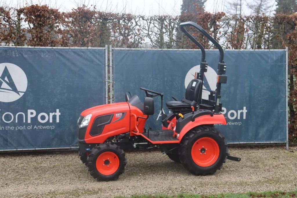 Traktor del tipo Kioti CS2220U, Neumaschine en Antwerpen (Imagen 1)