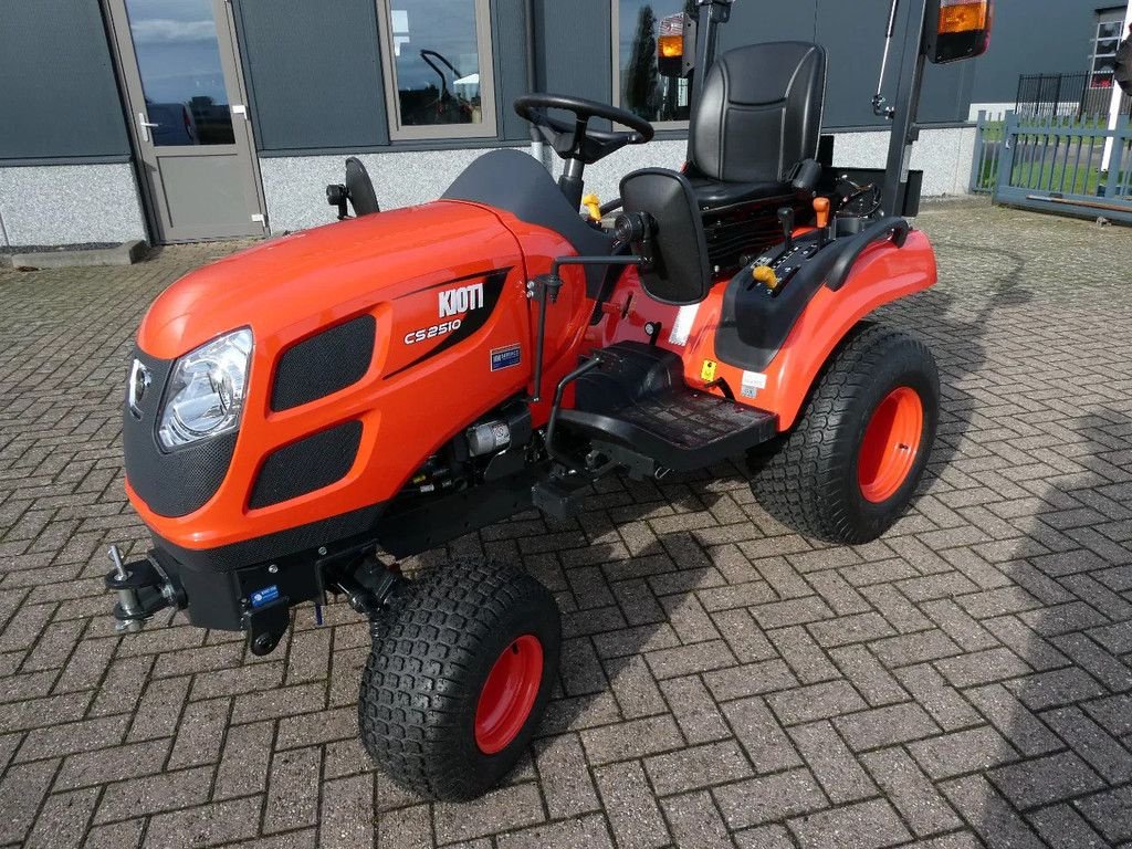 Traktor of the type Kioti CS2510 4wd HST / 00001 Draaiuren / Actieprijs, Gebrauchtmaschine in Swifterband (Picture 3)
