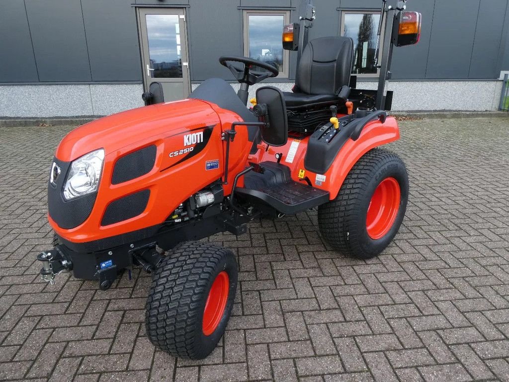 Traktor typu Kioti CS2510 4wd HST / 00001 Draaiuren / Hoge Gazonwielen, Gebrauchtmaschine v Swifterband (Obrázek 4)