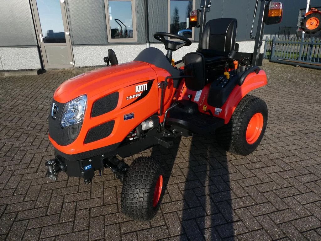 Traktor типа Kioti CS2510 4wd HST / 0001 Draaiuren / Actieprijs, Gebrauchtmaschine в Swifterband (Фотография 3)