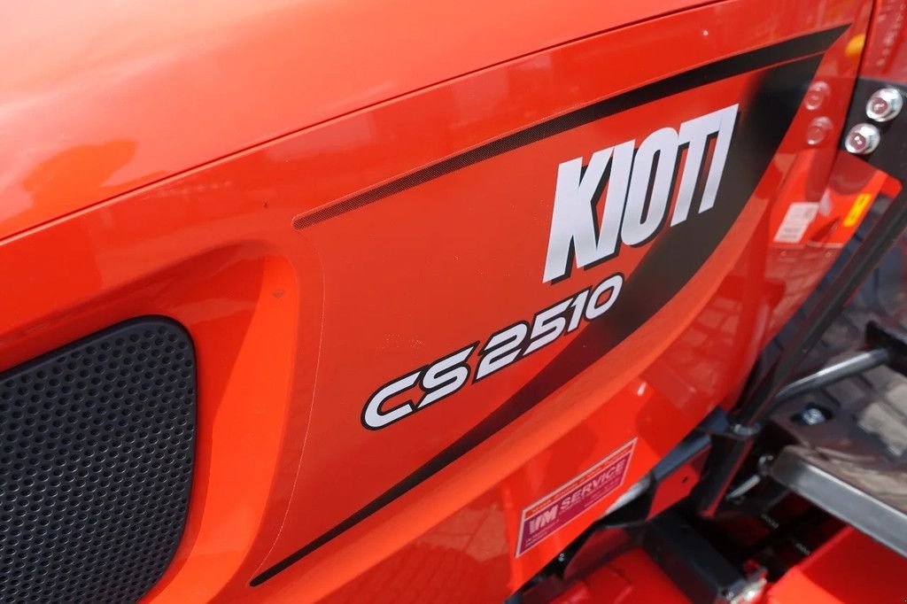 Traktor van het type Kioti CS2510 4wd HST / 0001 Draaiuren / Middenondermaaidek, Gebrauchtmaschine in Swifterband (Foto 8)