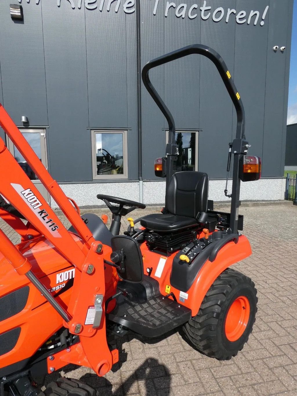 Traktor typu Kioti CS2510 4wd HST / 0001 Draaiuren / Voorlader, Gebrauchtmaschine v Swifterband (Obrázek 11)