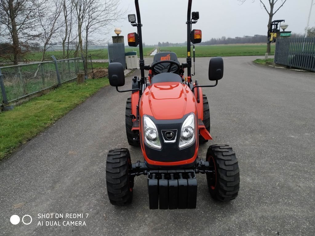 Traktor des Typs Kioti CX2510 hst 25PK 4WD, Neumaschine in Mijdrecht (Bild 8)