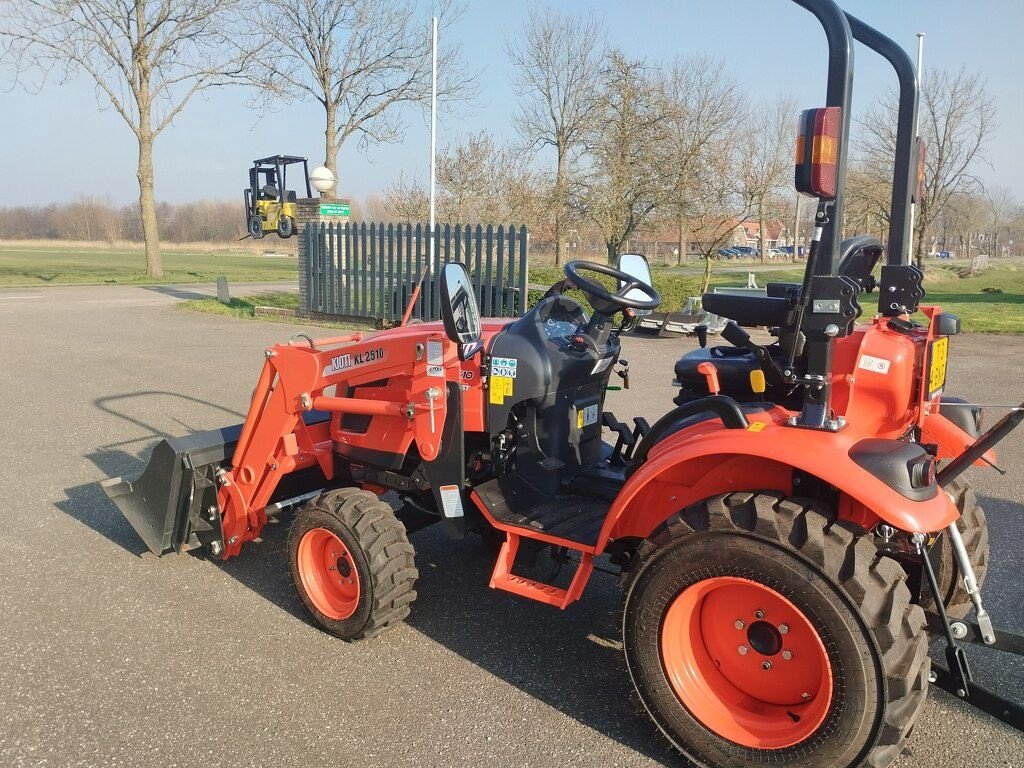 Traktor tipa Kioti CX2510 hst, Gebrauchtmaschine u Mijdrecht (Slika 2)