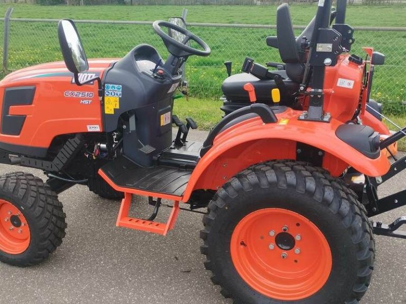 Traktor del tipo Kioti CX2510, Neumaschine en Mijdrecht