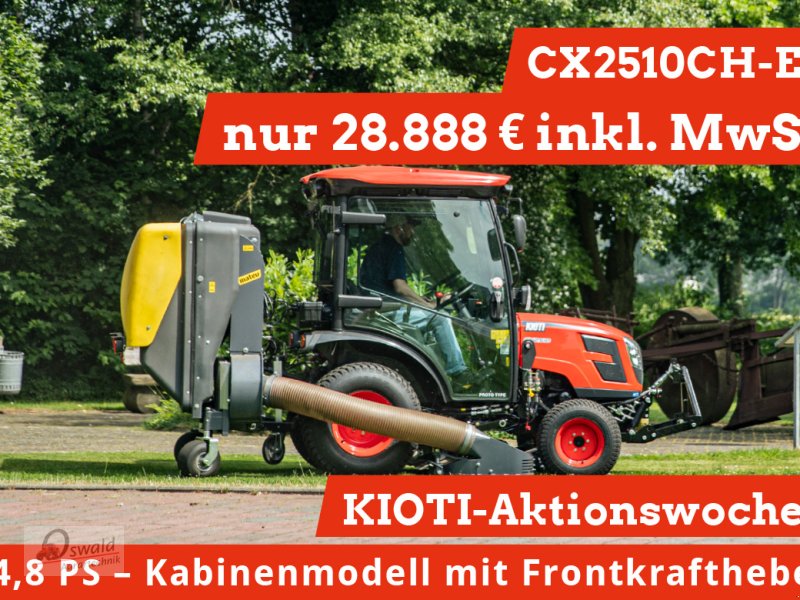 Traktor des Typs Kioti CX2510CH, Neumaschine in Regen (Bild 1)