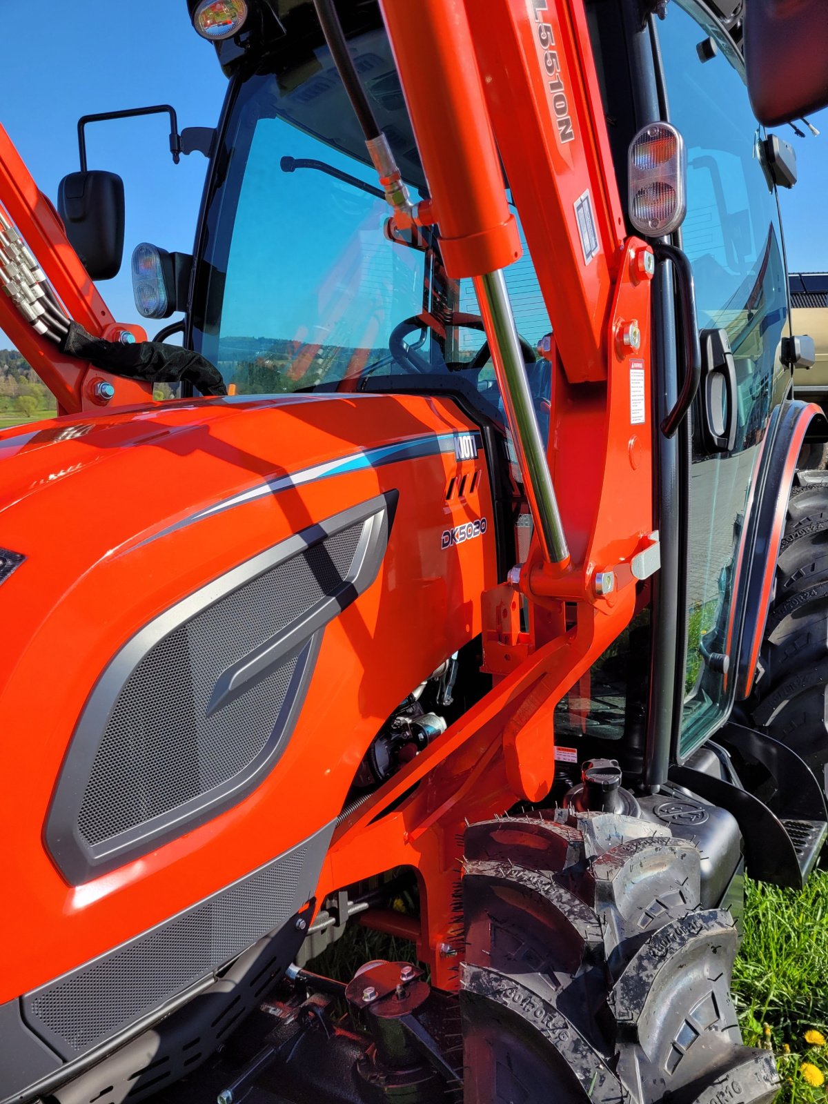 Traktor des Typs Kioti DK 5020 C, Neumaschine in Moosbach (Bild 3)