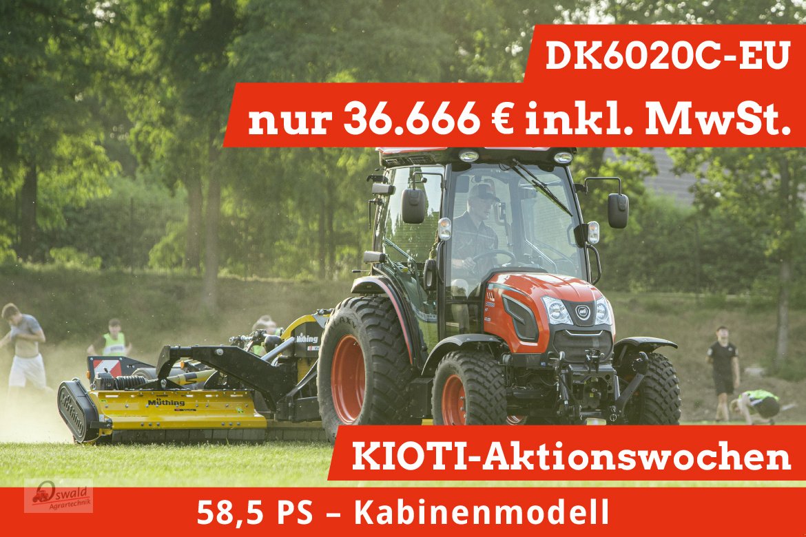 Traktor des Typs Kioti DK 5020 C, Neumaschine in Regen (Bild 4)