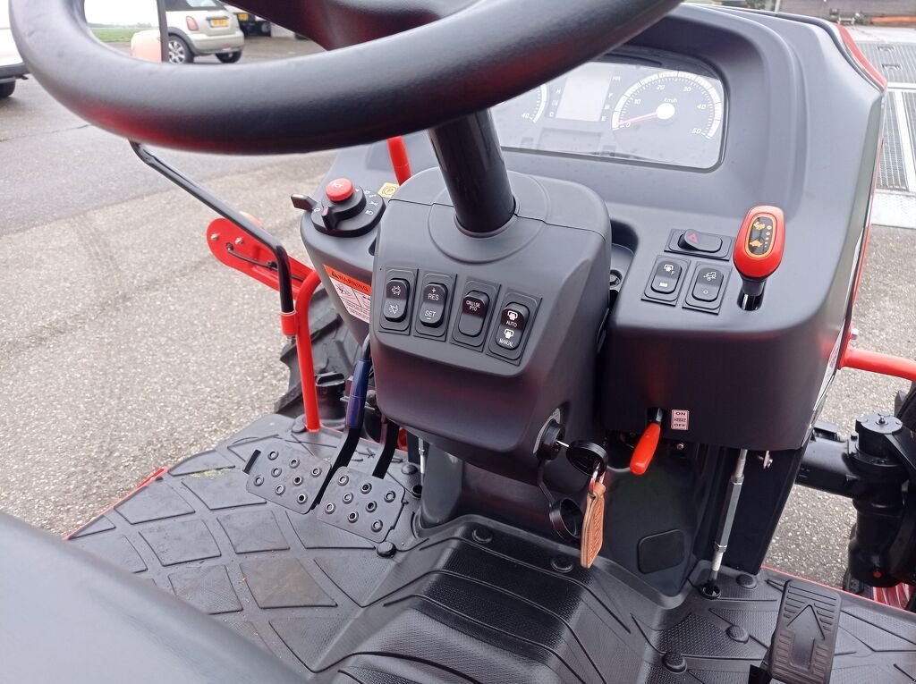 Traktor des Typs Kioti DK4520 HST, Neumaschine in Mijdrecht (Bild 8)