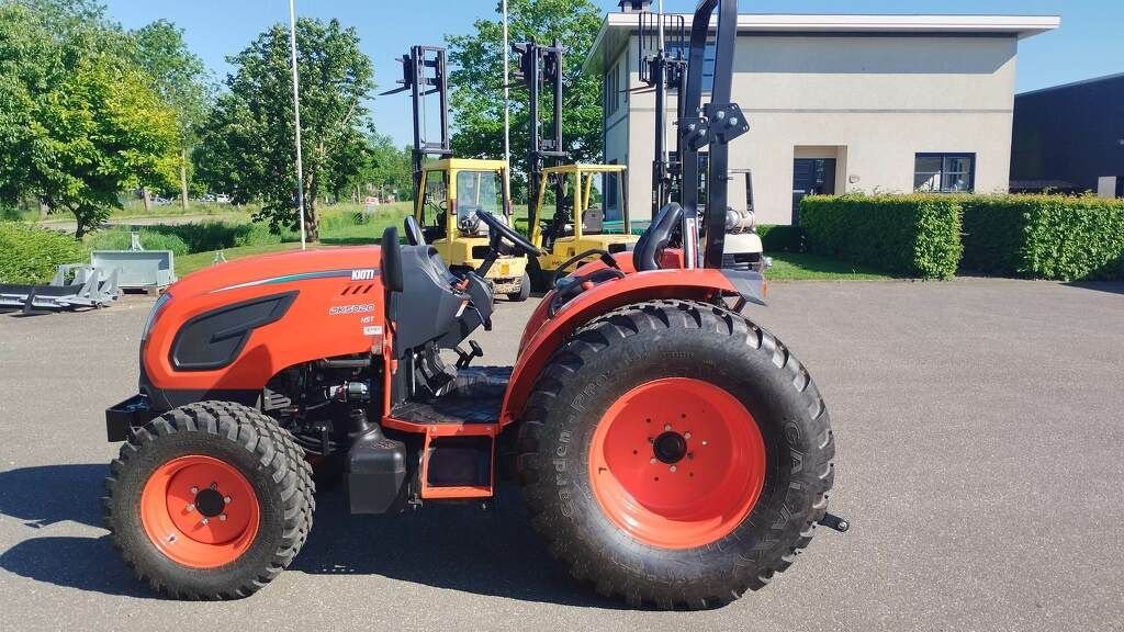 Traktor des Typs Kioti DK4520 HST, Neumaschine in Mijdrecht (Bild 1)