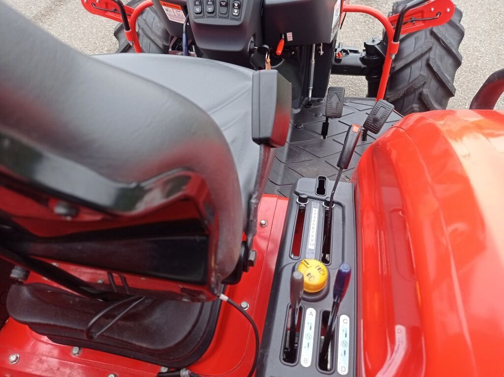 Traktor des Typs Kioti DK4520 HST, Neumaschine in Mijdrecht (Bild 4)