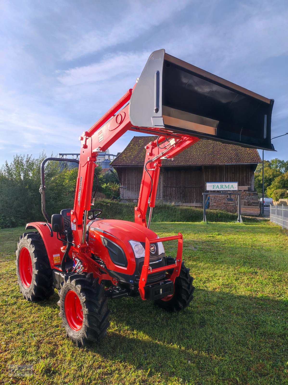 Traktor des Typs Kioti DK4520HS-EU mit Frontlader, Neumaschine in Bad Abbach-Dünzling (Bild 4)