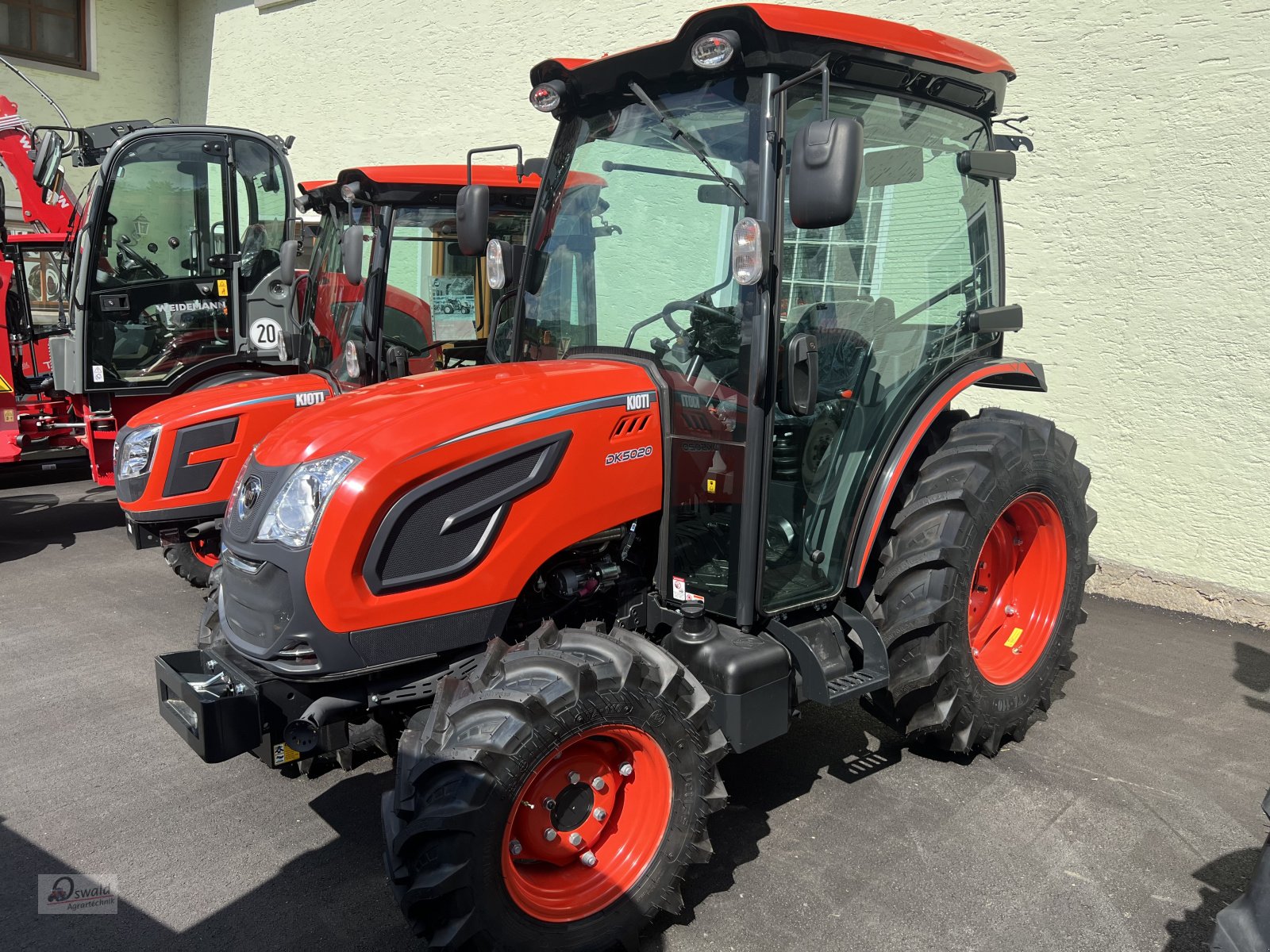 Traktor typu Kioti DK5020 C, Neumaschine v Regen (Obrázek 1)