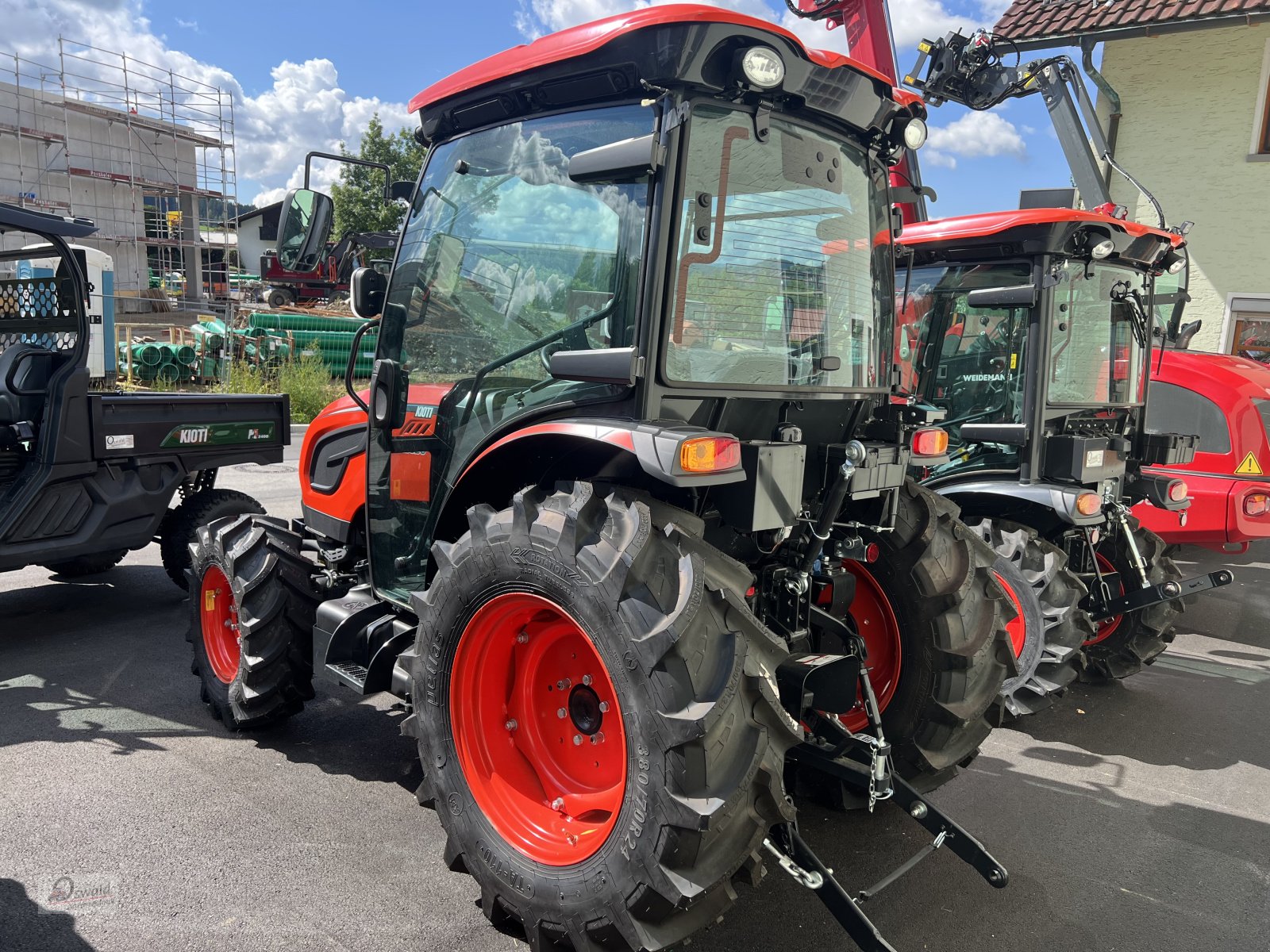 Traktor typu Kioti DK5020 C, Neumaschine v Regen (Obrázek 3)