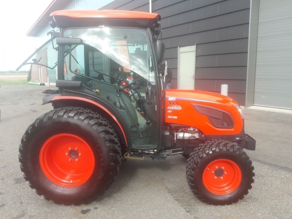Traktor des Typs Kioti DK6020 HST cabine, Neumaschine in Mijdrecht (Bild 1)