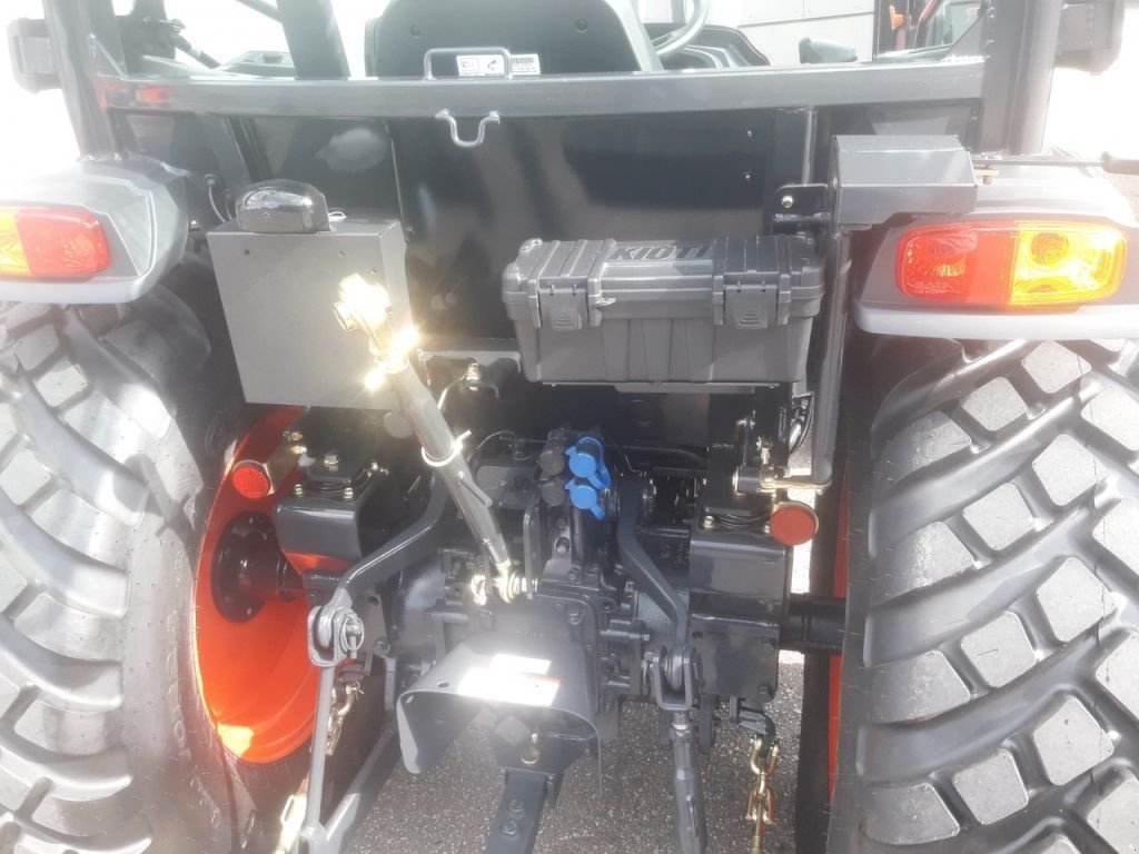 Traktor des Typs Kioti DK6020 HST cabine, Neumaschine in Mijdrecht (Bild 4)