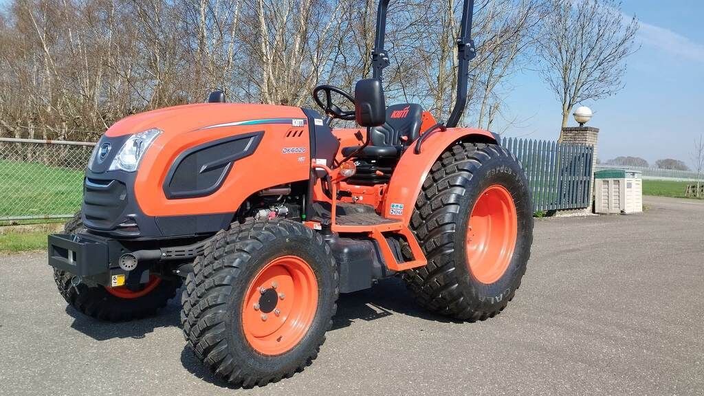 Traktor des Typs Kioti DK6030 HST, Neumaschine in Mijdrecht (Bild 4)