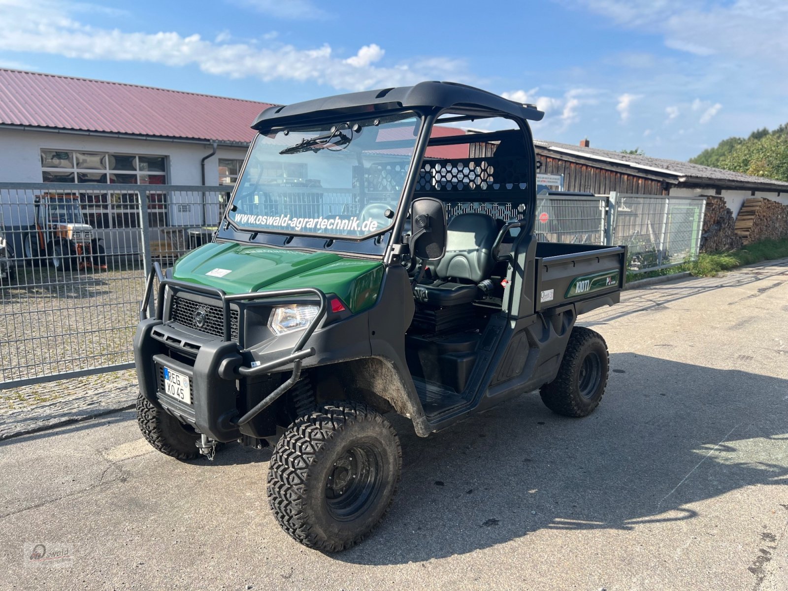 Traktor des Typs Kioti K9 Vorführmaschine, Gebrauchtmaschine in Regen (Bild 3)