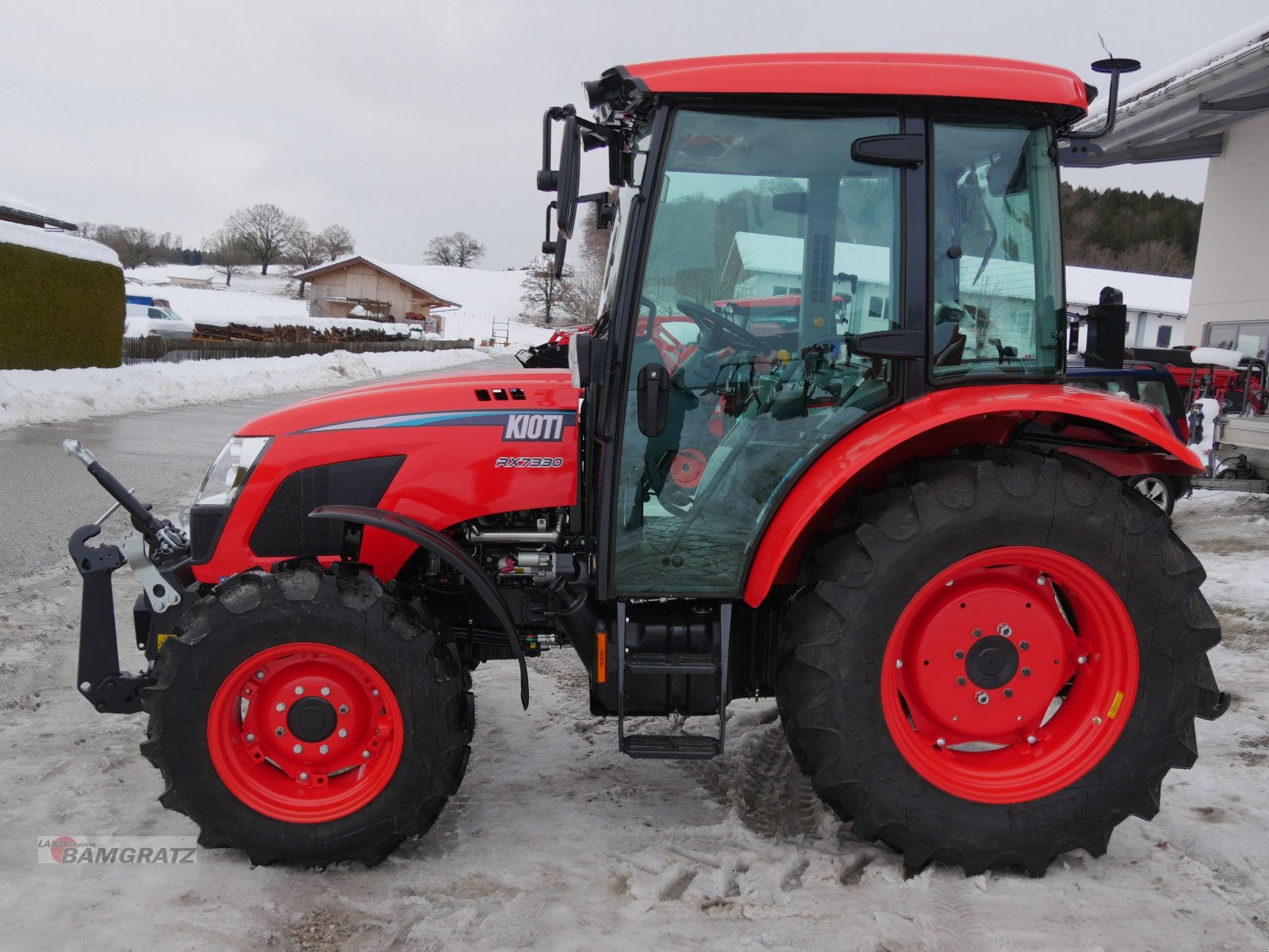 Traktor of the type Kioti RX 7330, Neumaschine in Eberfing (Picture 4)