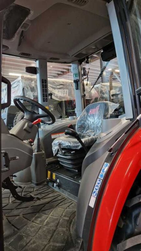Traktor des Typs Kioti RX7330 demo, Gebrauchtmaschine in Mijdrecht (Bild 3)