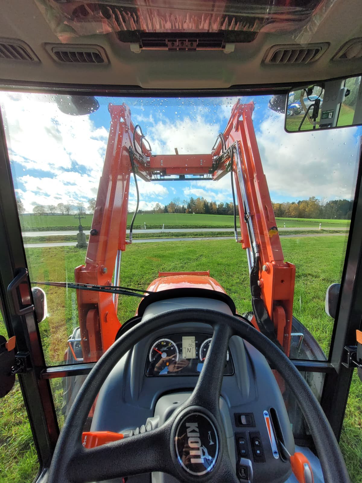 Traktor of the type Kioti RX7330 PC, Neumaschine in Moosbach (Picture 18)