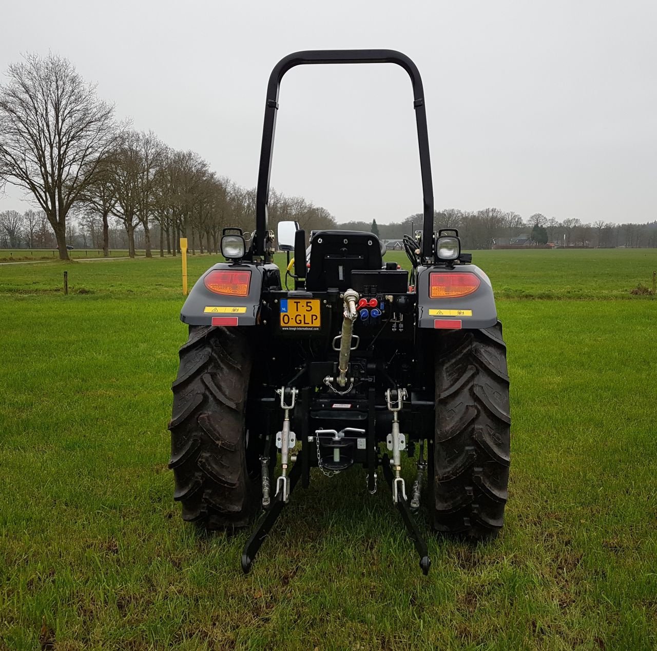 Traktor of the type Knegt 504 G3, Neumaschine in Bathmen (Picture 3)