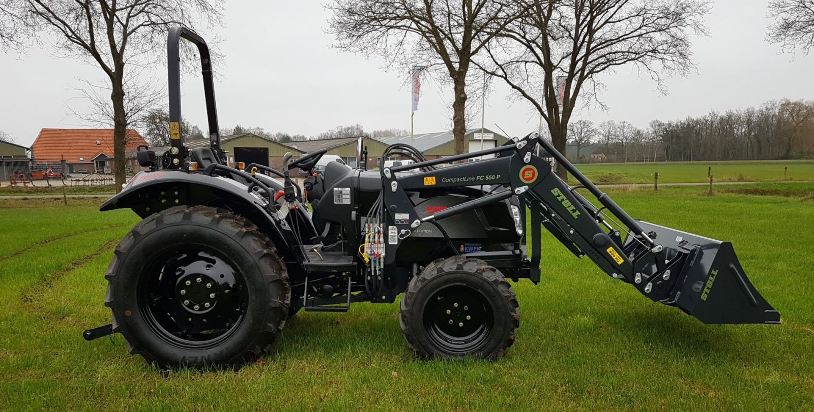 Traktor of the type Knegt 504 G3, Neumaschine in Bathmen (Picture 1)