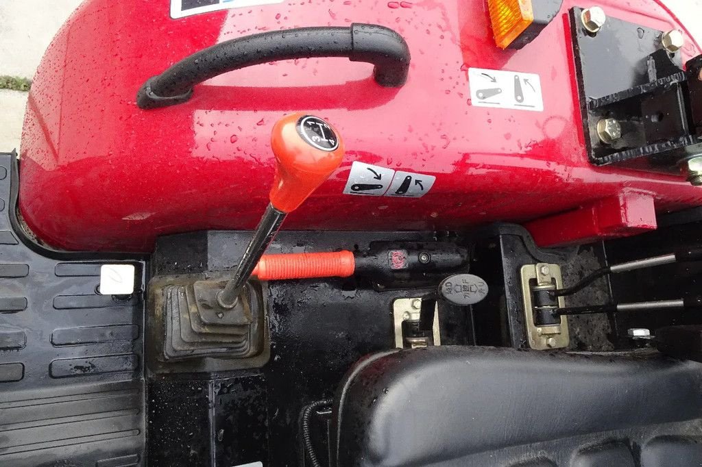 Traktor типа Knegt Compacttrekker DEMO Weinig uren! 404G2, Gebrauchtmaschine в Losdorp (Фотография 7)