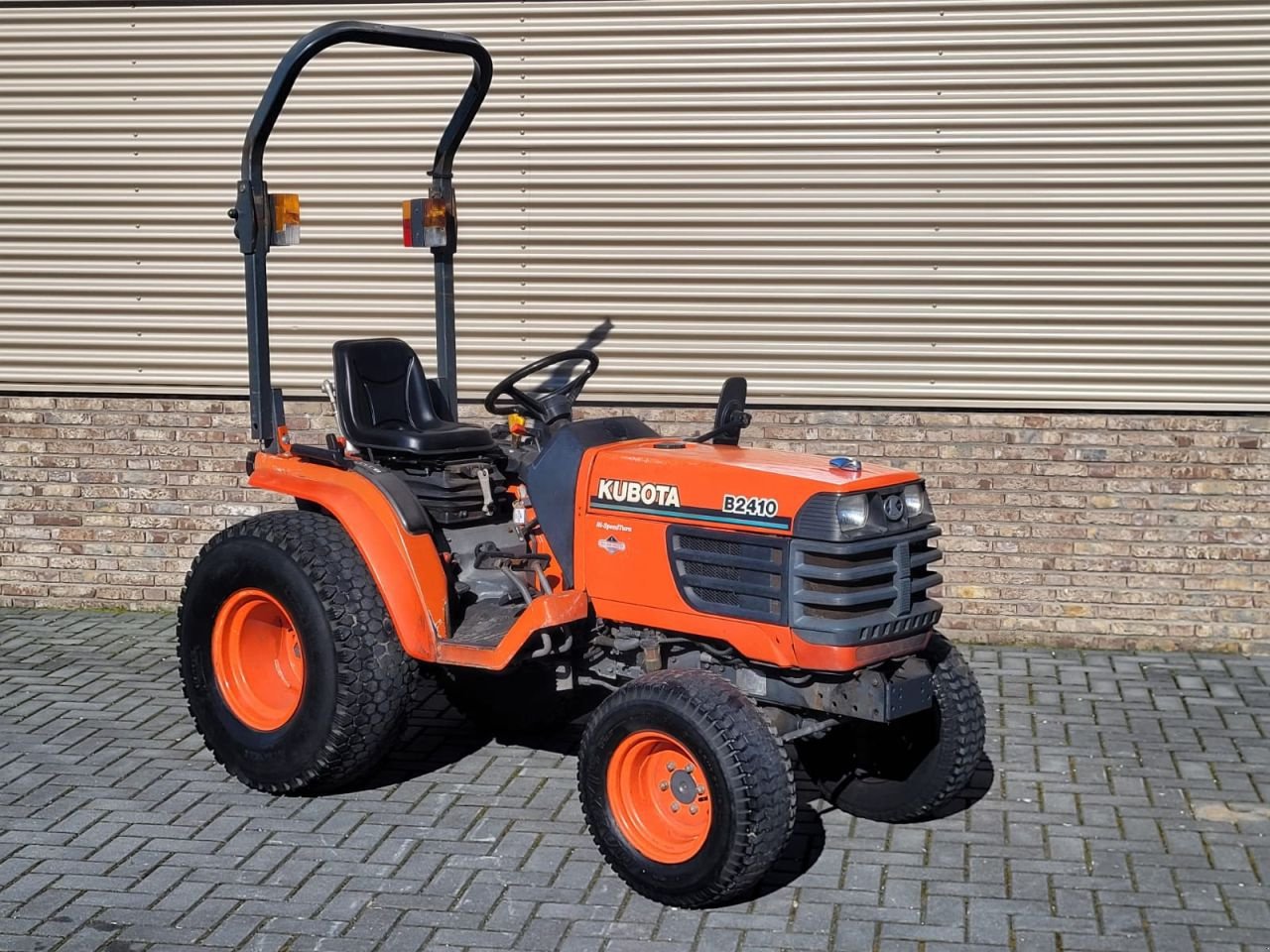 Traktor типа Kubota 2410 hst, Gebrauchtmaschine в Houten (Фотография 2)