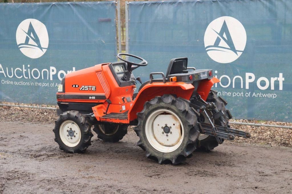 Traktor типа Kubota A-155, Gebrauchtmaschine в Antwerpen (Фотография 3)
