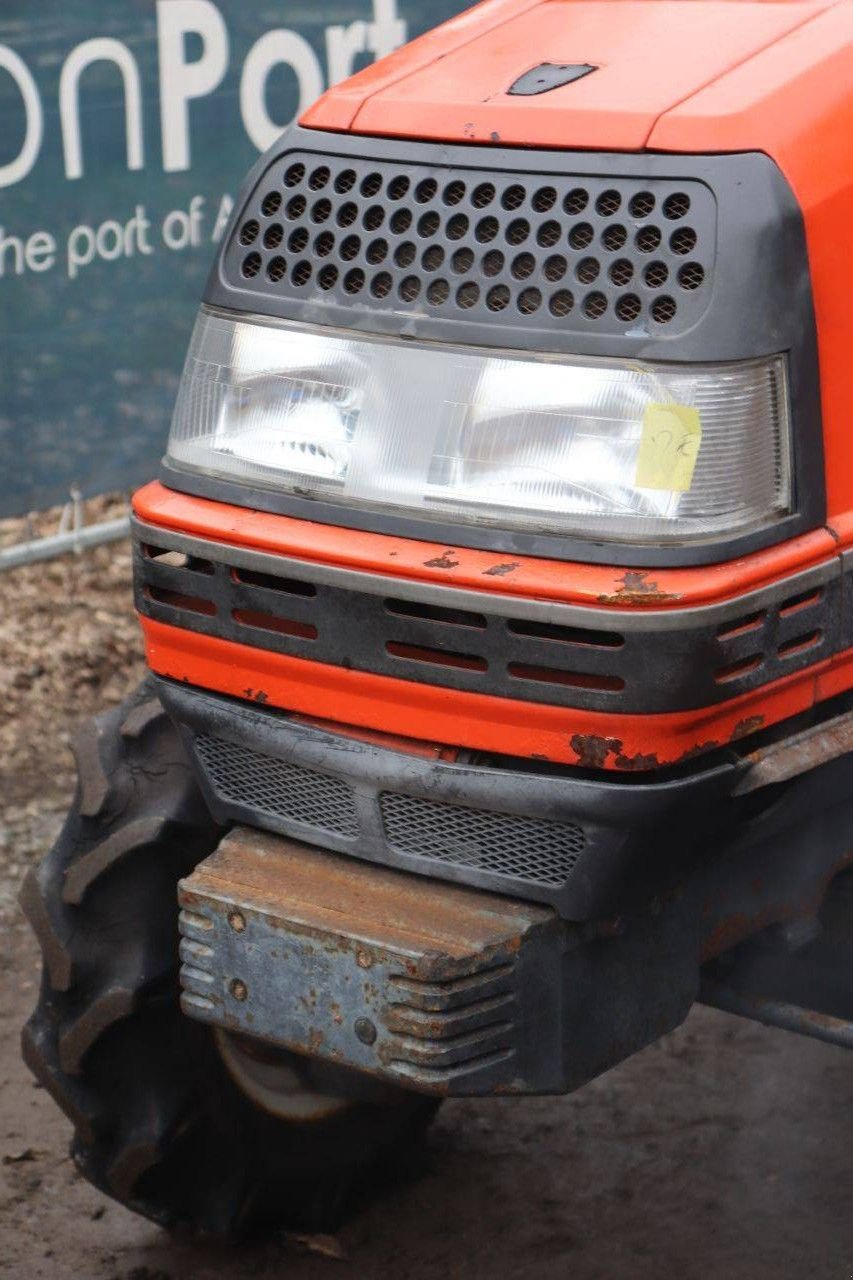 Traktor типа Kubota A-155, Gebrauchtmaschine в Antwerpen (Фотография 11)