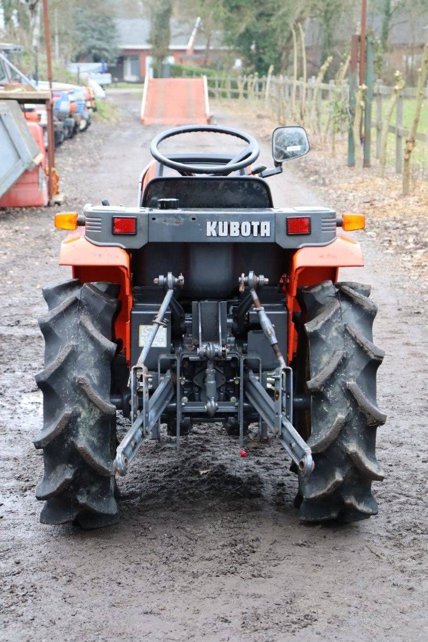 Traktor del tipo Kubota ASTE A-15, Gebrauchtmaschine In Antwerpen (Immagine 5)