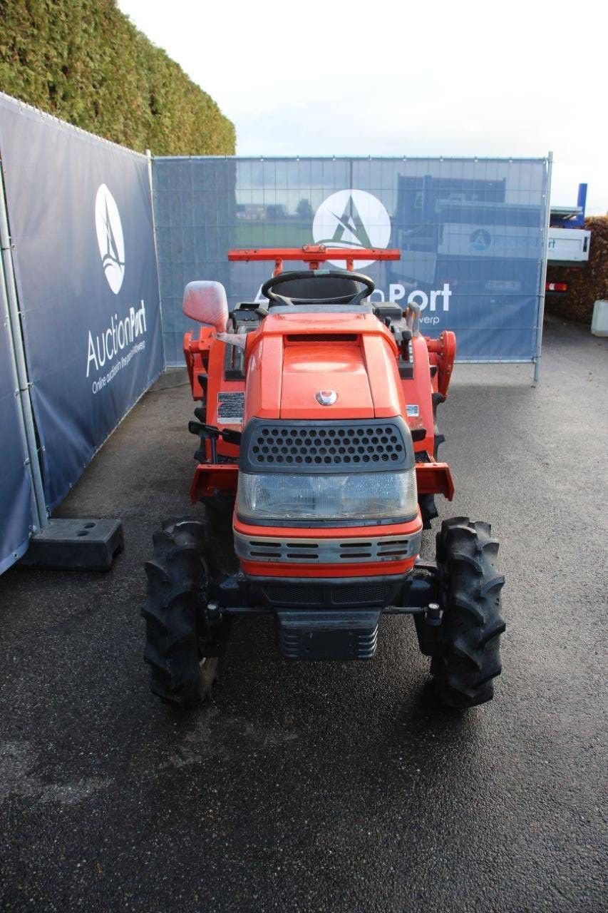 Traktor типа Kubota Aste A-155, Gebrauchtmaschine в Antwerpen (Фотография 8)