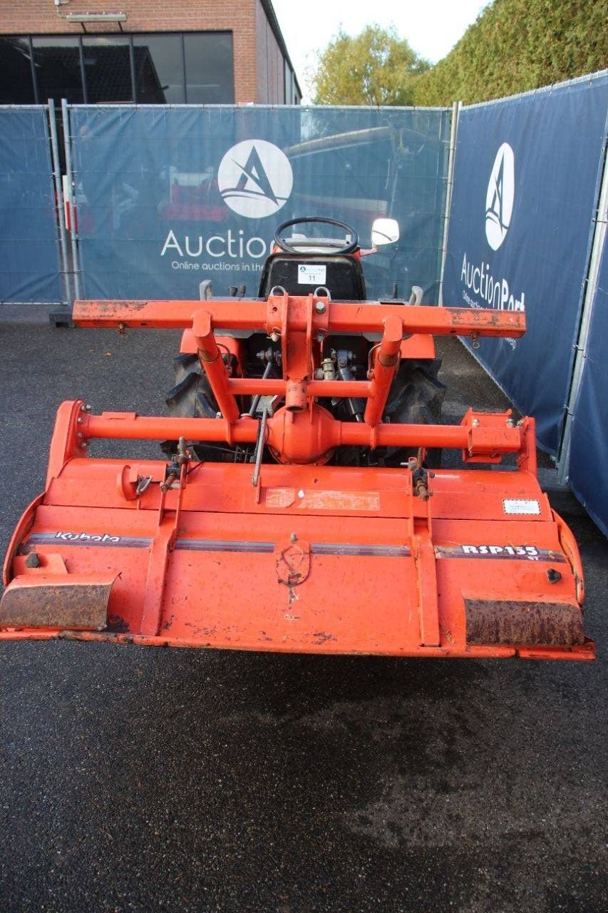 Traktor типа Kubota Aste A-155, Gebrauchtmaschine в Antwerpen (Фотография 4)
