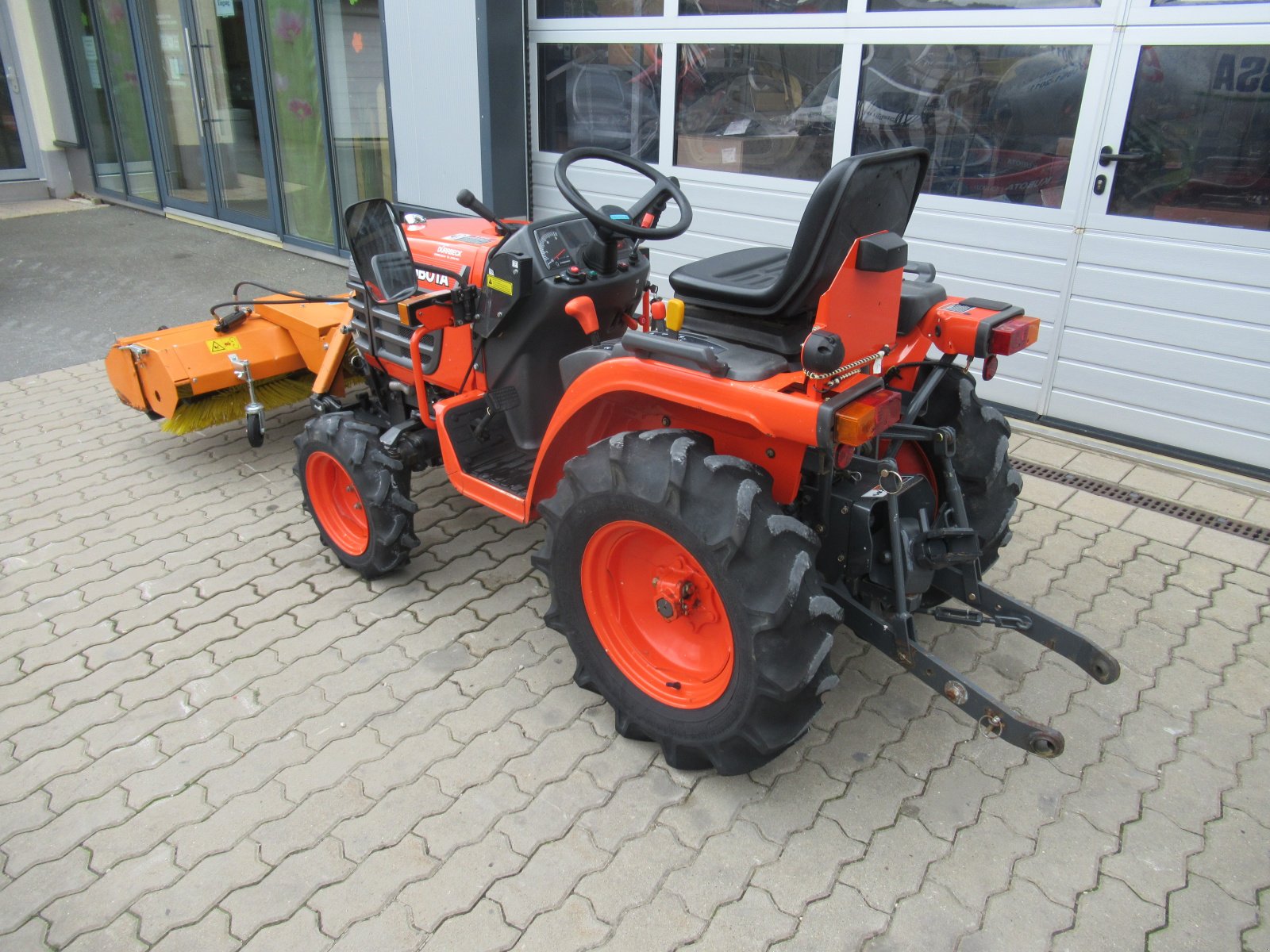 Traktor des Typs Kubota B 1410, Gebrauchtmaschine in Waischenfeld (Bild 5)